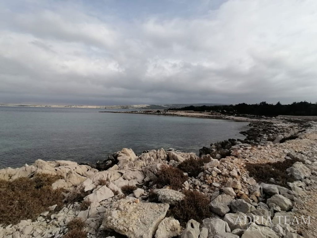 POZEMEK, SPORTOVNĚ-REKREAČNÍ ZÓNA, PRVNÍ ŘADA U MOŘE- KOLAN,PAG