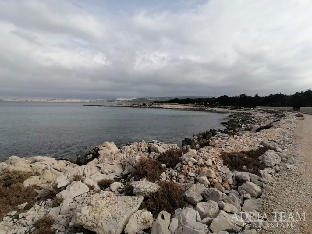 POZEMEK, SPORTOVNĚ-REKREAČNÍ ZÓNA, PRVNÍ ŘADA U MOŘE- KOLAN,PAG