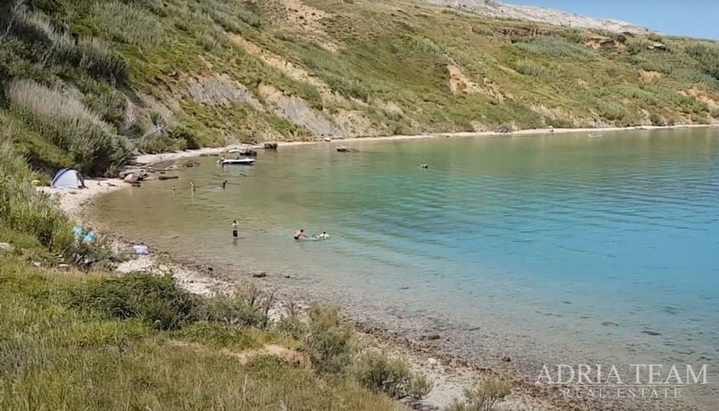 POZEMEK, ZÓNA T2, PRVNÍ ŘADA U MOŘE, PAG - KOLAN