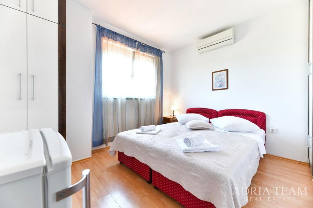 HOTELOVÝ KOMPLEX S RESTAURACÍ A ZABĚHNUTÝM PODNIKÁNÍM V TURISMU, SUKOŠAN - ZADAR