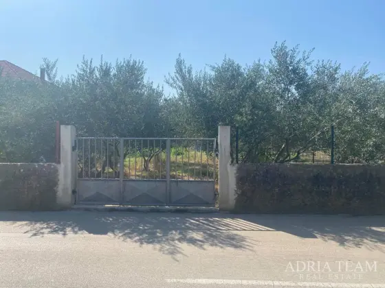 STAVEBNÍ POZEMEK 350 m OD MOŘE, ZADAR nemovitost na prodej