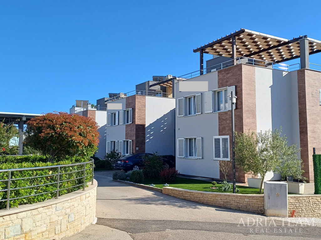 4 LUXUSNÍ DOMY NA PRODEJ V ZADARU, OBLAST DIKLOVAC