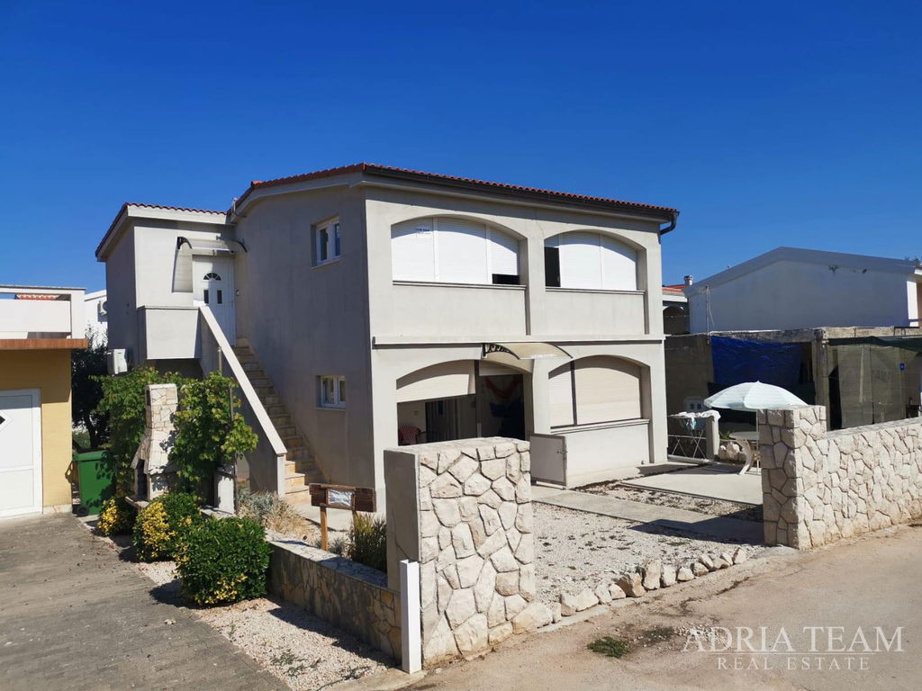 ATRAKTIVNÍ DŮM SE 2 BYTOVÝMI JEDNOTKAMI – VIR