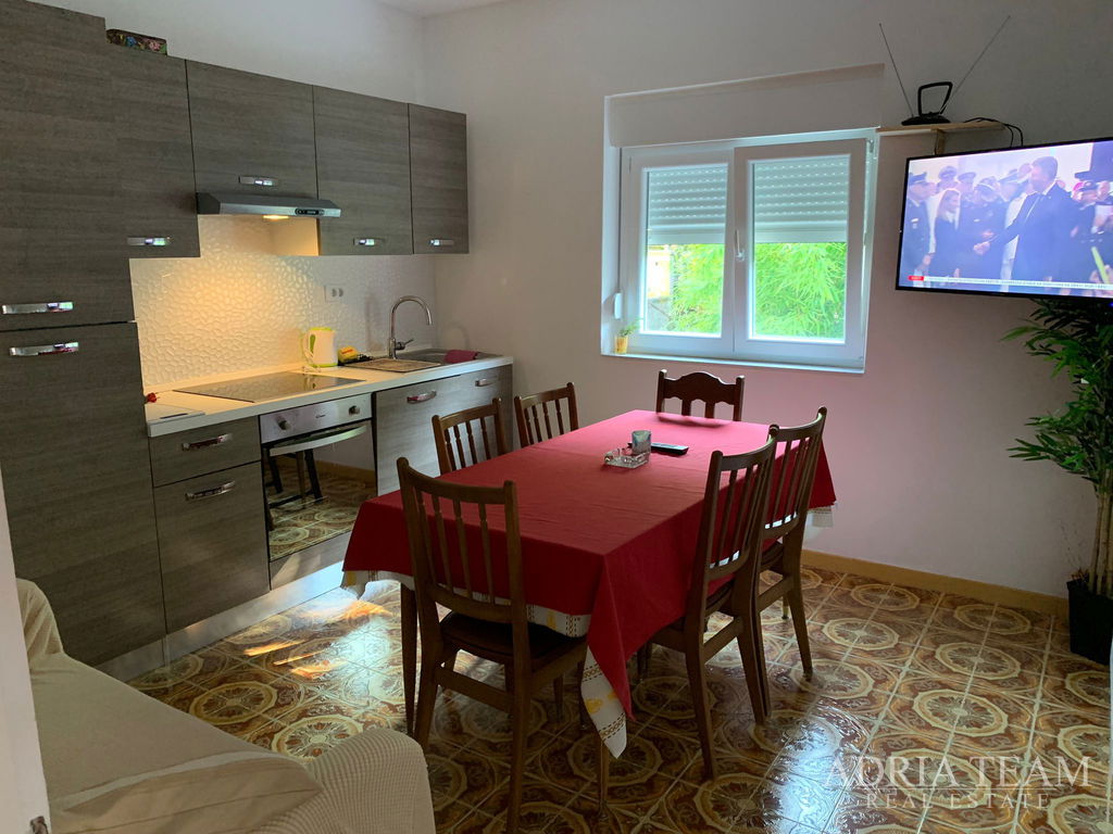 ATRAKTIVNÍ ZRENOVOVANÝ KAMENNÝ DŮM S VÝHLEDEM NA MOŘE – 80 m OD MOŘE – KALI, OSTROV UGLJAN