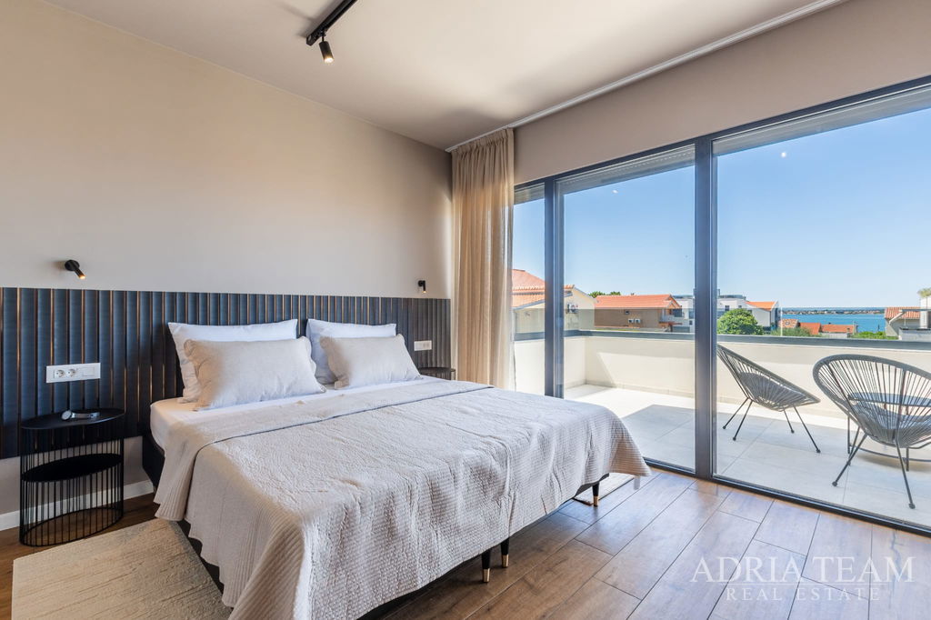 ATRAKTÍVNÍ LUXUSNÍ VILA V NOVOSTAVBĚ – VRSI, MULO