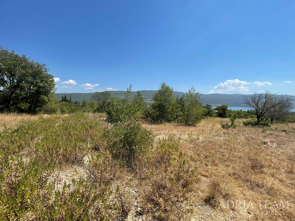 STAVEBNÍ POZEMEK S VÝHLEDEM NA MOŘE – VÝBORNÁ INVESTICE – PRIDRAGA