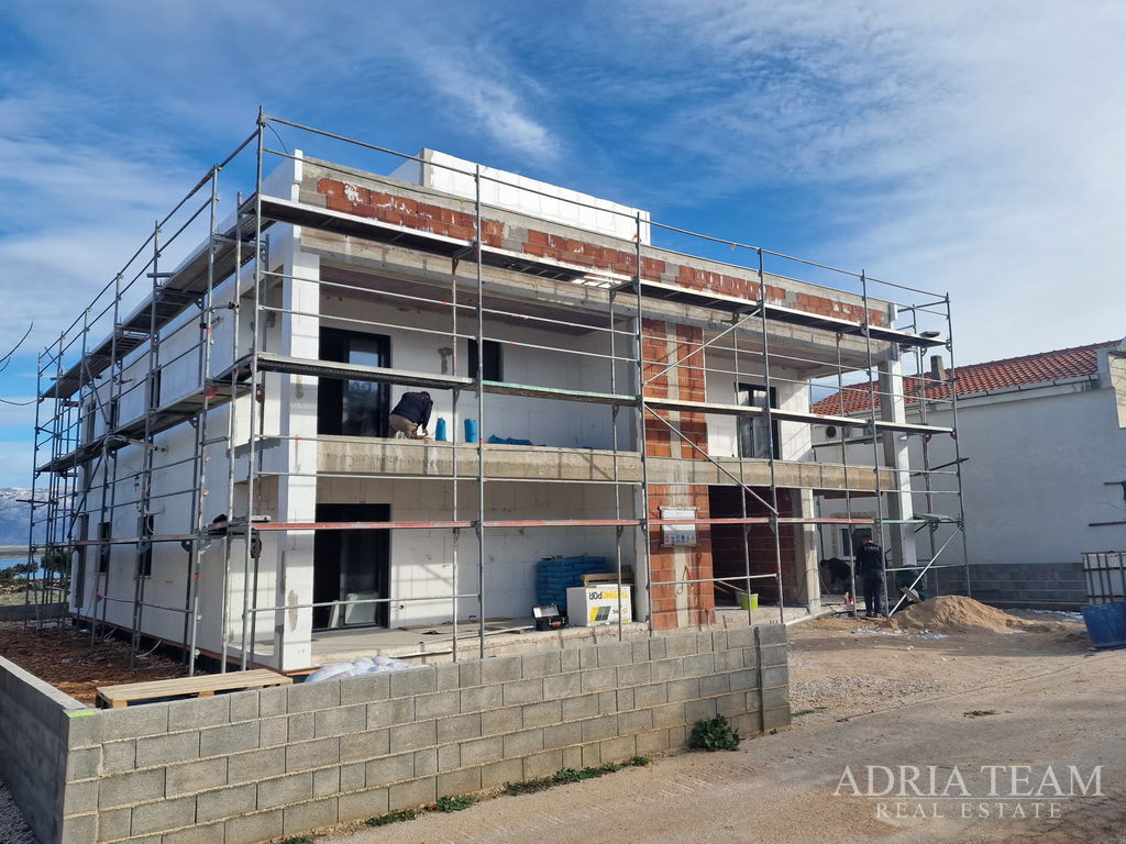 APARTMÁN V BYTOVÉ BUDOVĚ V PRVNÍM PATŘE, NOVOSTAVBA - VIR