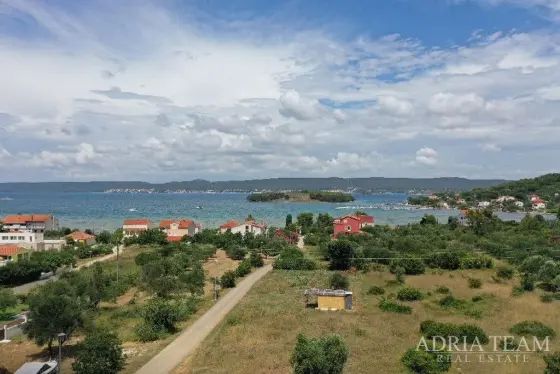 STAVEBNÍ POZEMEK S VÝHLEDEM NA MOŘE, 200 m OD MOŘE - MRLJANE, PAŠMAN nemovitost na prodej