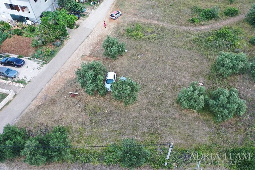 STAVEBNÍ POZEMEK S VÝHLEDEM NA MOŘE, 200 m OD MOŘE - MRLJANE, PAŠMAN