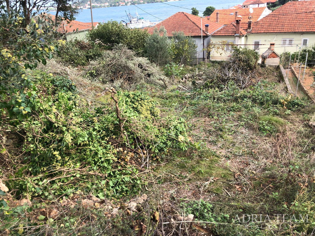 STAVEBNÍ POZEMEK S PŘÍSTUPOVOU CESTOU A VÝHLEDEM NA MOŘE - KALI, UGLJAN