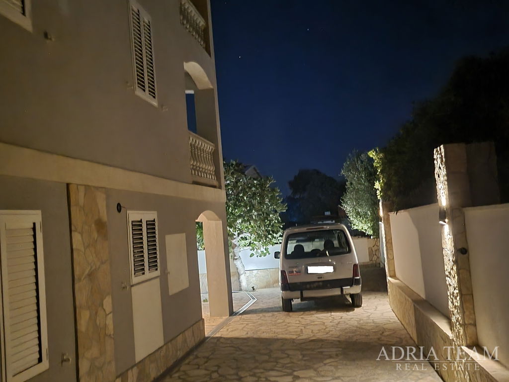 DŮM – 7 APARTMÁNŮ – POVLJANA, OSTROV PAG