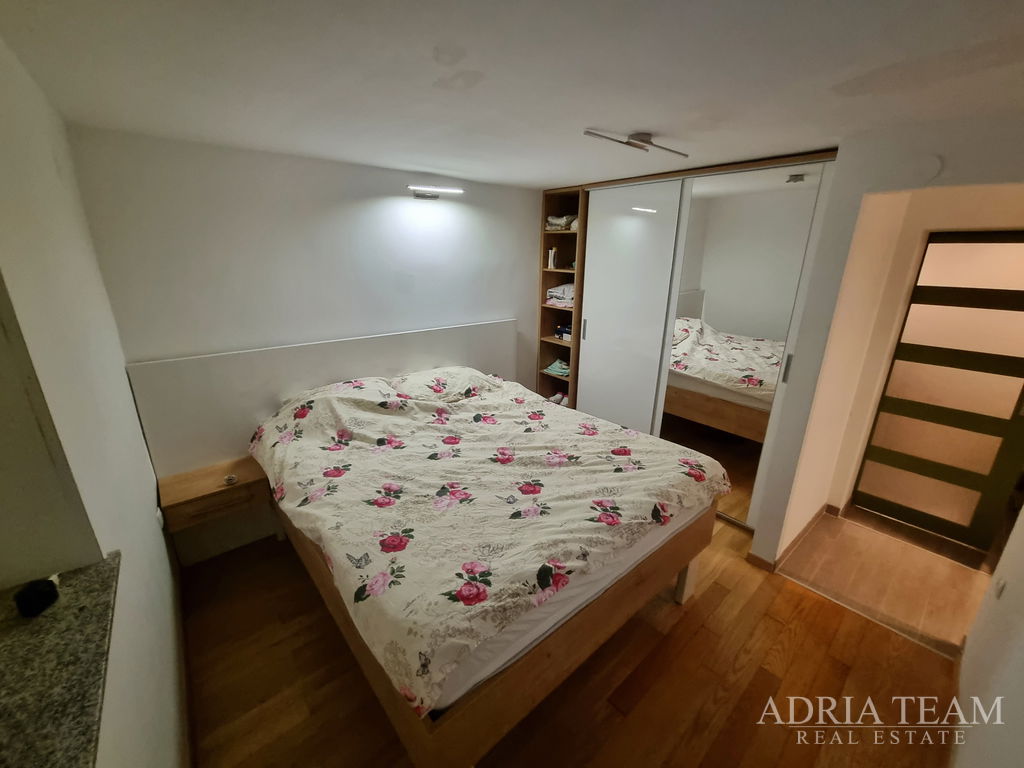 DŮM – 7 APARTMÁNŮ – POVLJANA, OSTROV PAG