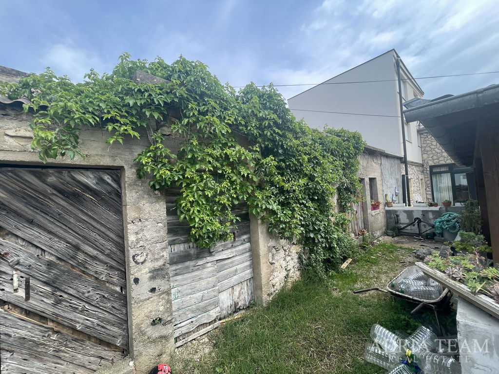 DŮM K REKONSTRUKCI S PROJEKTEM – VRSI, ZADAR