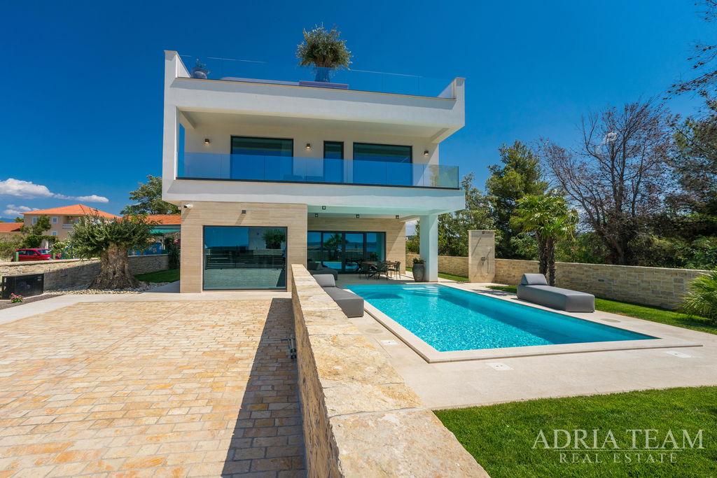 LUXUSNÍ VILLA, DRUHÁ ŘADA U MOŘE - LJUBAČ