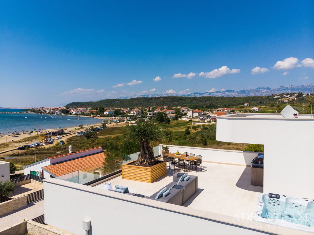 LUXUSNÍ VILLA, DRUHÁ ŘADA U MOŘE - LJUBAČ