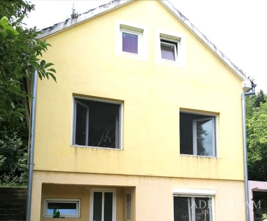 DŮM V KRÁSNÉM OKOLÍ - RIČICE