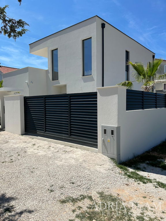 VILA S VÝHLEDEM NA MOŘE, NOVOSTAVBA - VRSI