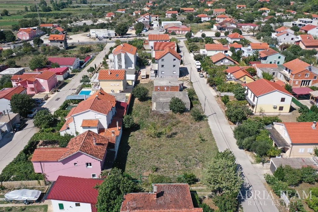 STAVEBNÍ POZEMEK - KAKMA