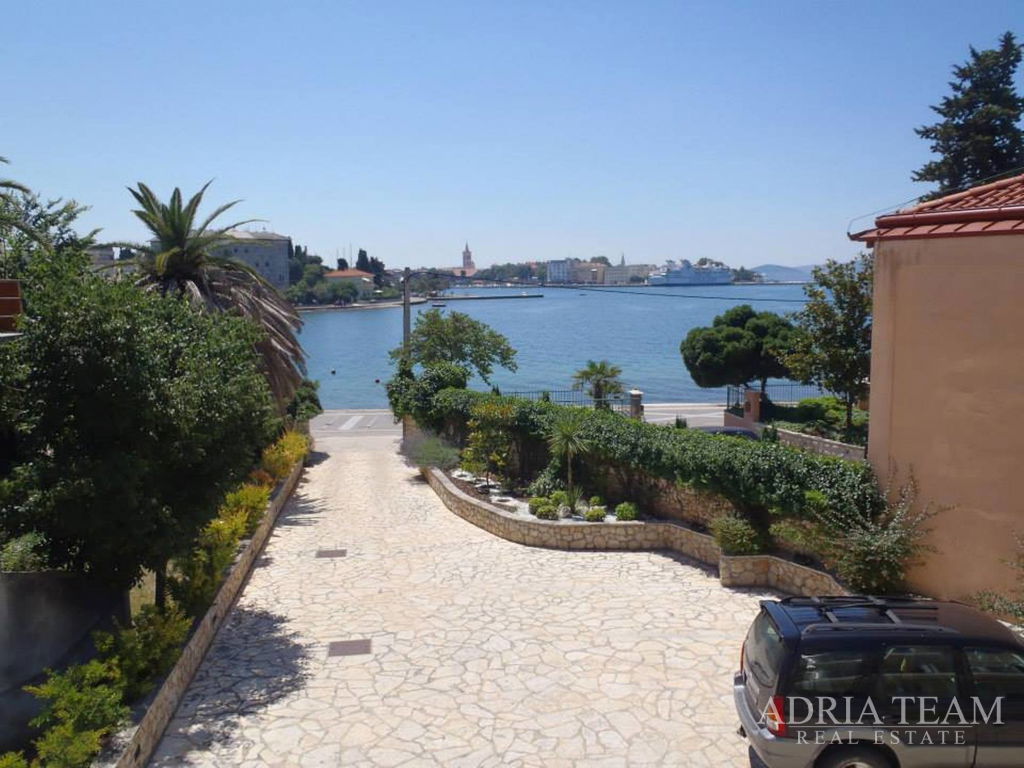 DŮM V PRVNÍ ŘADĚ U MOŘE, KRÁSNÝ VÝHLED ZE VŠECH POKOJŮ - BRODARICA, ZADAR