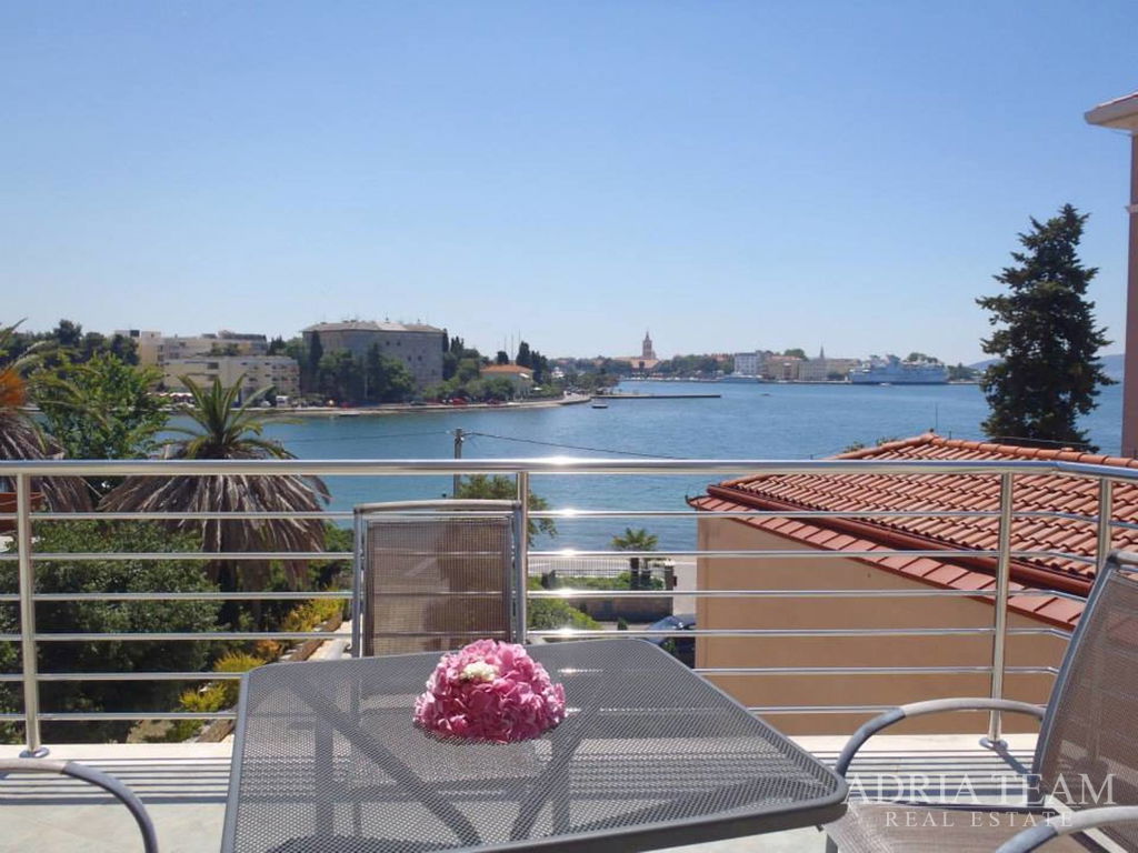 DŮM V PRVNÍ ŘADĚ U MOŘE, KRÁSNÝ VÝHLED ZE VŠECH POKOJŮ - BRODARICA, ZADAR