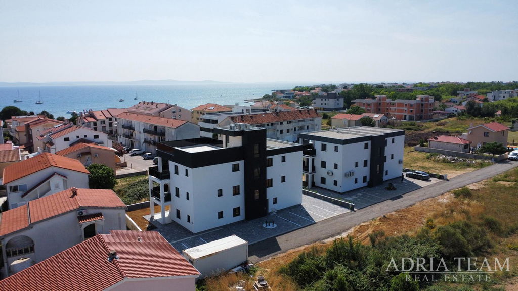 PENTHOUSE BLÍZKO PLÁŽE, DŮM 2. NOVOSTAVBA, 150m OD MOŘE - PRIVLAKA