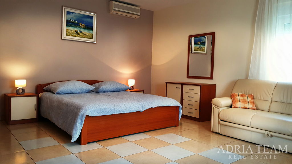 VILA SE 7 APARTMANY, VÝHLED NA MOŘE - DIKLO, ZADAR