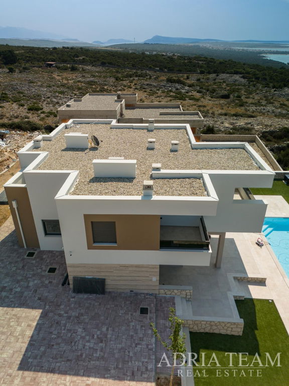 ELEGANTNÍ VILA S BAZÉNEM – NOVALJA, ŠKUNCINI STANI