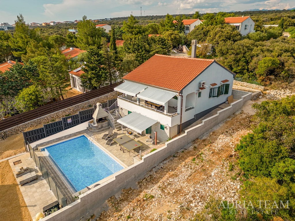 DŮM + 2 MOBILNÍ DOMY, PRVNÍ ŘADA PRI MOŘI - MANDRE, PAG