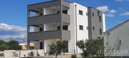 APARTMÁN V NOVOSTAVBĚ, VÝHLED NA MOŘE, ZAHRADA 240m2 - POVLJANA, PAG nemovitost na prodej
