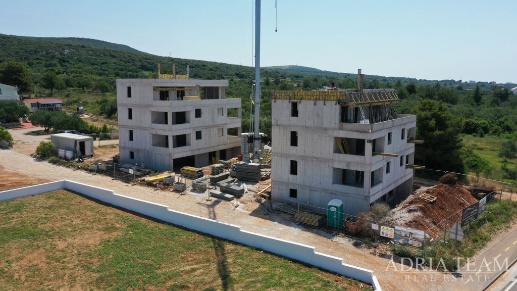 APARTMÁN V NOVOSTAVBĚ 80 M OD MOŘE – SV. PETAR NA MORU