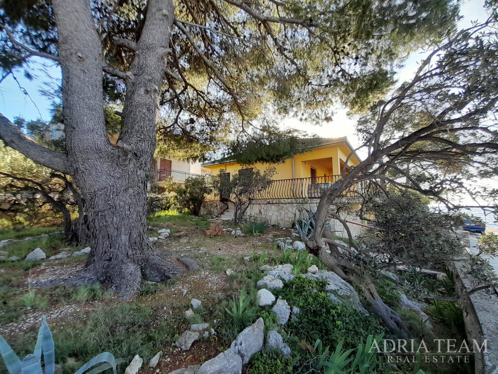 PRVNÍ ŘADA U MOŘE - PŘÍZEMNÍ DŮM S OTEVŘENÝM VÝHLEDEM NA MOŘE - DRVENIK, DRVENIK VELIKI