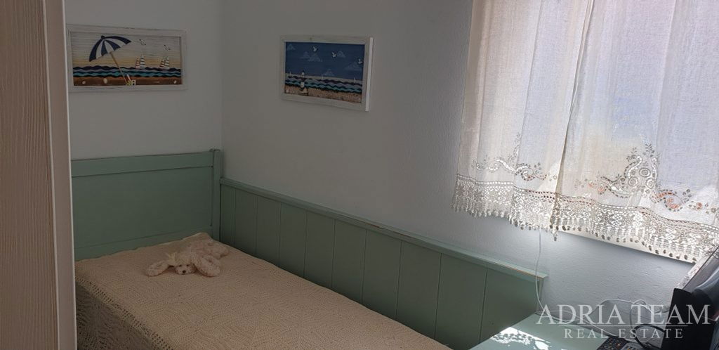 RODINNÁ VILA, 250 m OD MOŘE A CENTRA MĚSTA - NOVALJA, PAG