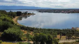 STAVEBNÍ POZEMEK PRVNÍ ŘADA U MOŘE S PROJEKTEM NA VILU, TOP LOKALITA – NIN, ZATON nemovitost na prodej