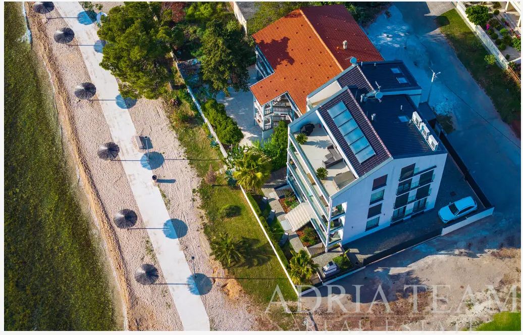 LUXUSNÍ APARTMÁN, 1. ŘADA U MOŘE, MODERNÍ DESIGN – BIBINJE