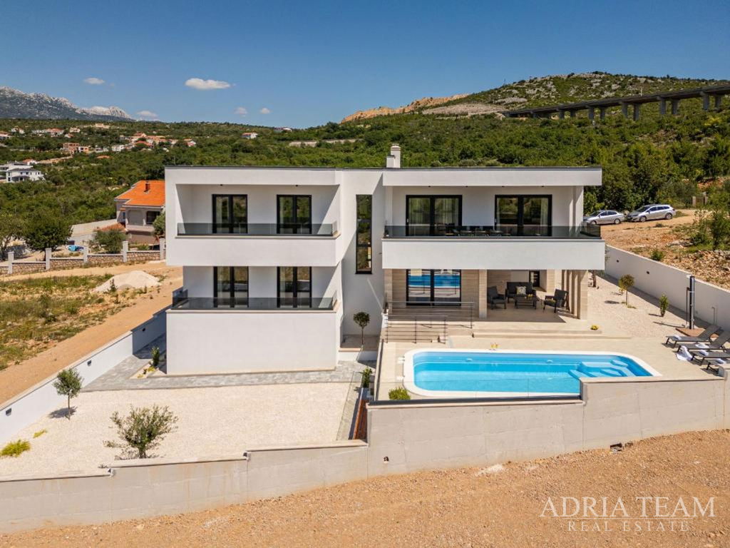 NOVĚ VYBUDOVANÁ VILA S VÝHLEDEM NA MOŘE, HORY A LES – ROVANJSKA
