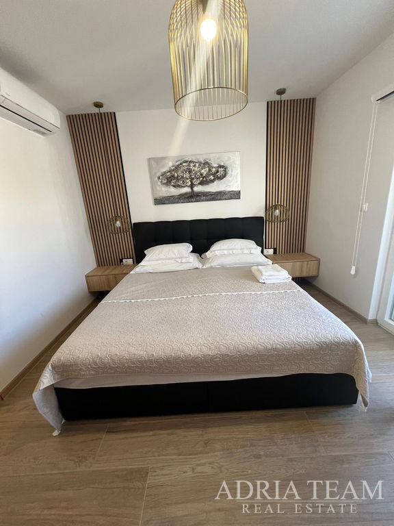 DŮM S VÝHLEDEM NA MOŘE – VIR