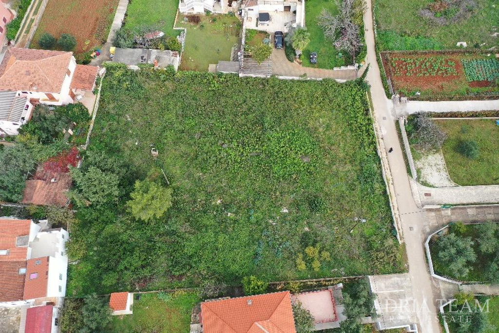 STAVEBNÍ POZEMEK, 45 m OD MOŘE - UGLJAN