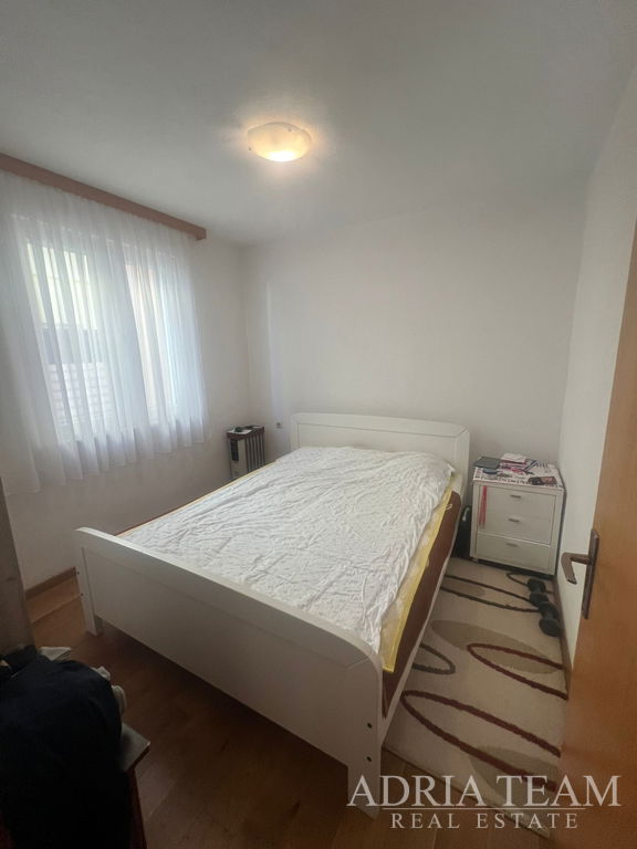 DŮM SE DVĚMA BYTOVÝMI JEDNOTKAMI, 50 m OD MOŘE – VIR, JIŽNÍ STRANA