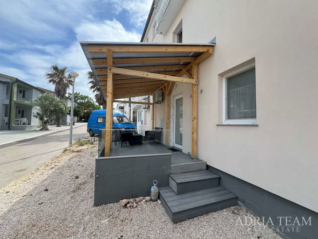 JEDNOPOKOJOVÝ APARTMÁN, 100 m OD MOŘE, VIR – ZADAR