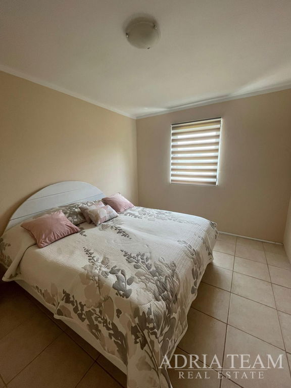 PŘÍZEMNÍ DŮM S VELKÝM POZEMKEM A DVĚMA BYTOVÝMI JEDNOTKAMI – MALI VAREŠKI, MARČANA