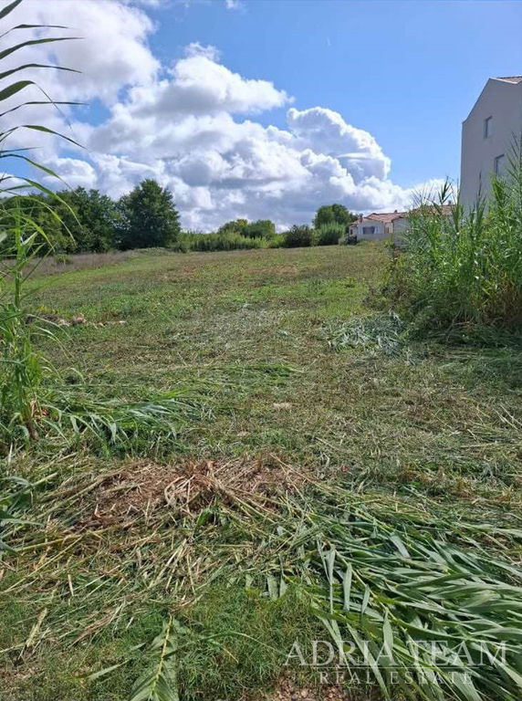 STAVEBNÍ POZEMEK, BLÍZKO MOŘE, KLIDNÁ A TICHÁ POLOHA – PRIVLAKA