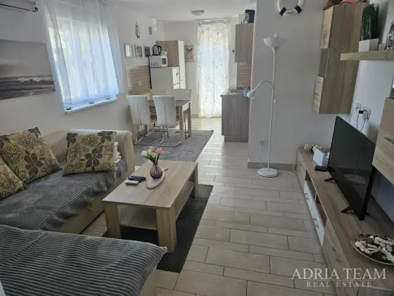 APARTMÁN S BALKONEM V PRVNÍM PATŘE, 15m FROM THE SEA - RTINA, BENIĆI nemovitost na prodej