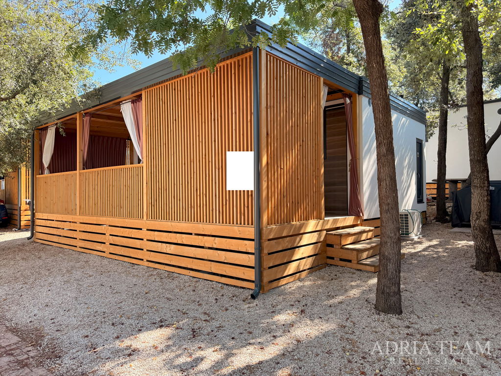 PLNĚ VYBAVENÝ MOBILNÍ DŮM, VZDÁLENÝ 175m OD MOŘE - BIOGRAD NA MORU