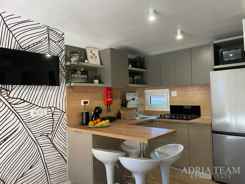 MOBILNÍ DŮM 150m OD MOŘE – BIOGRAD NA MORU