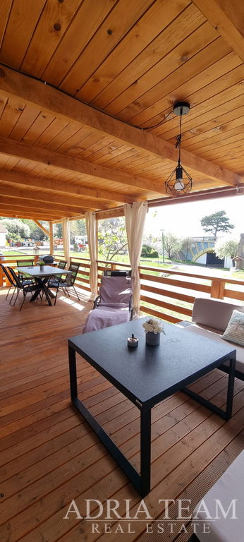 PLNĚ VYBAVENÝ MOBILNÍ DŮM - KEMP RACA, SVETI JURAJ