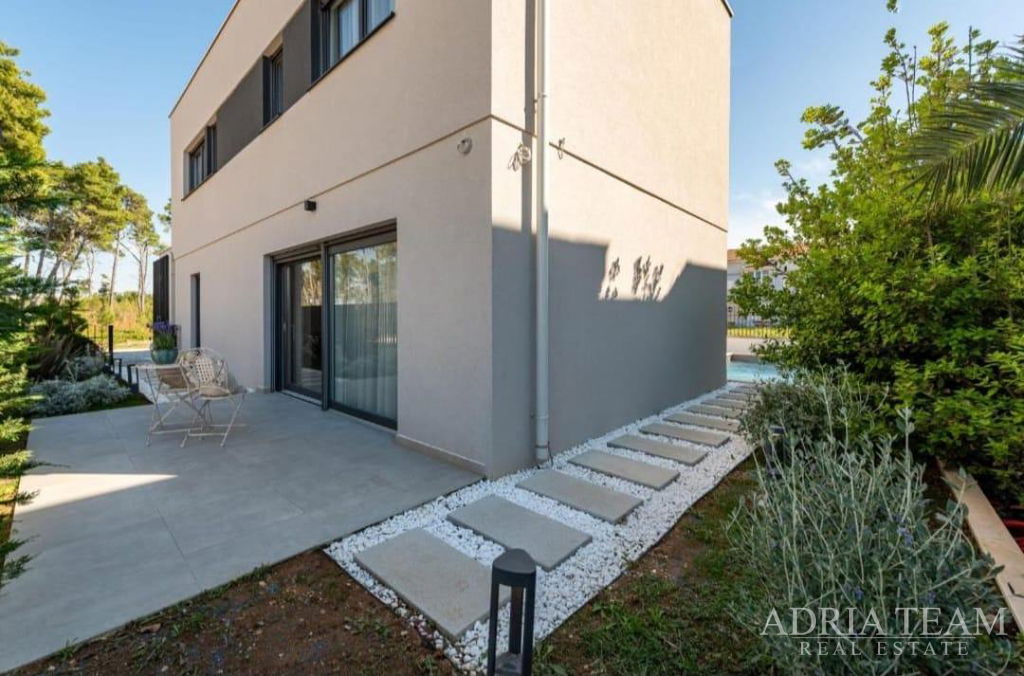 DVOJDOM 126m2 - PRIVLAKA