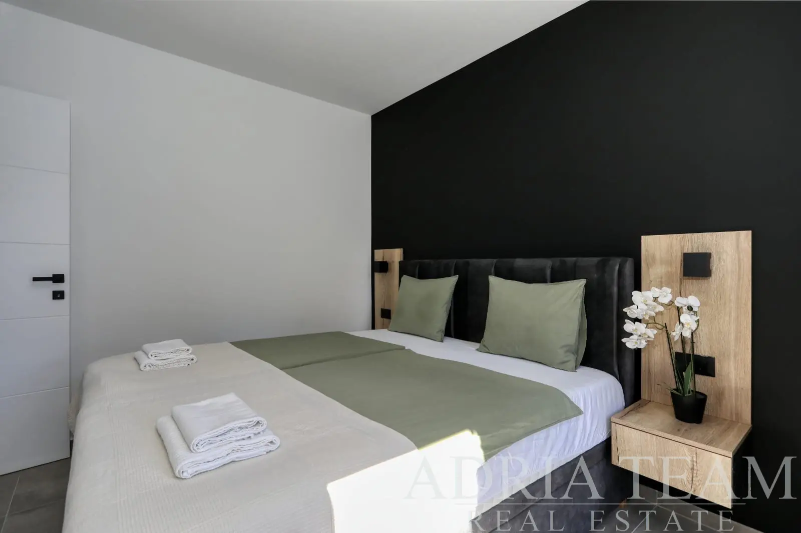 PENTHOUSE - S VÝHLEDEM NA MOŘE - PRIVLAKA