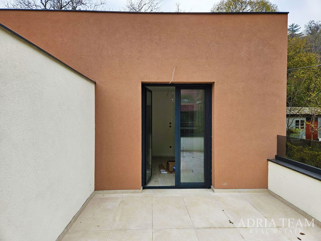 LUXUSNÍ 4 POKOJOVÝ BYT - GRAČANI, PODSLJEME, ZÁGREB