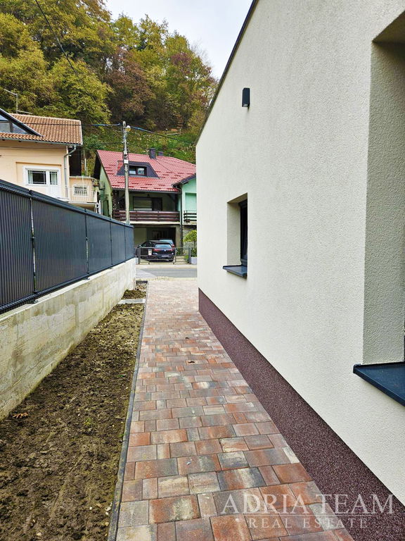 LUXUSNÍ 4 POKOJOVÝ BYT - GRAČANI, PODSLJEME, ZÁGREB