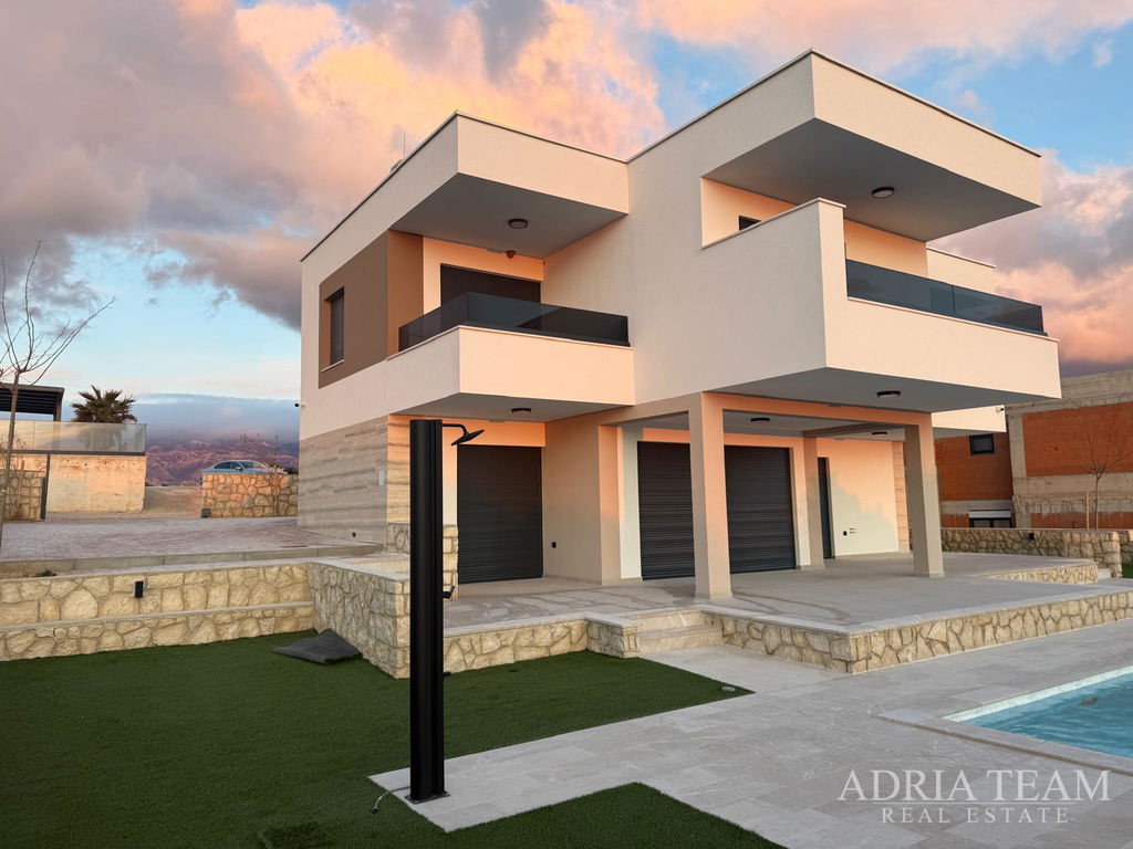 LUXUSNÍ VILA S BAZÉNEM – NOVALJA, PAG